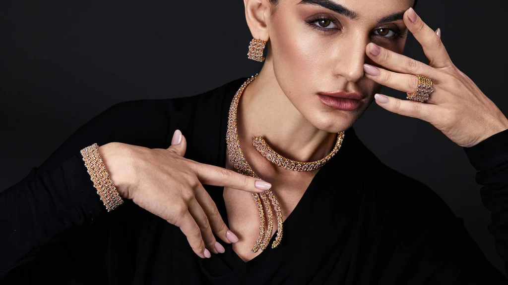 The Art of Layering Gold Jewellery: A Styling Guide for Everyday Glamour